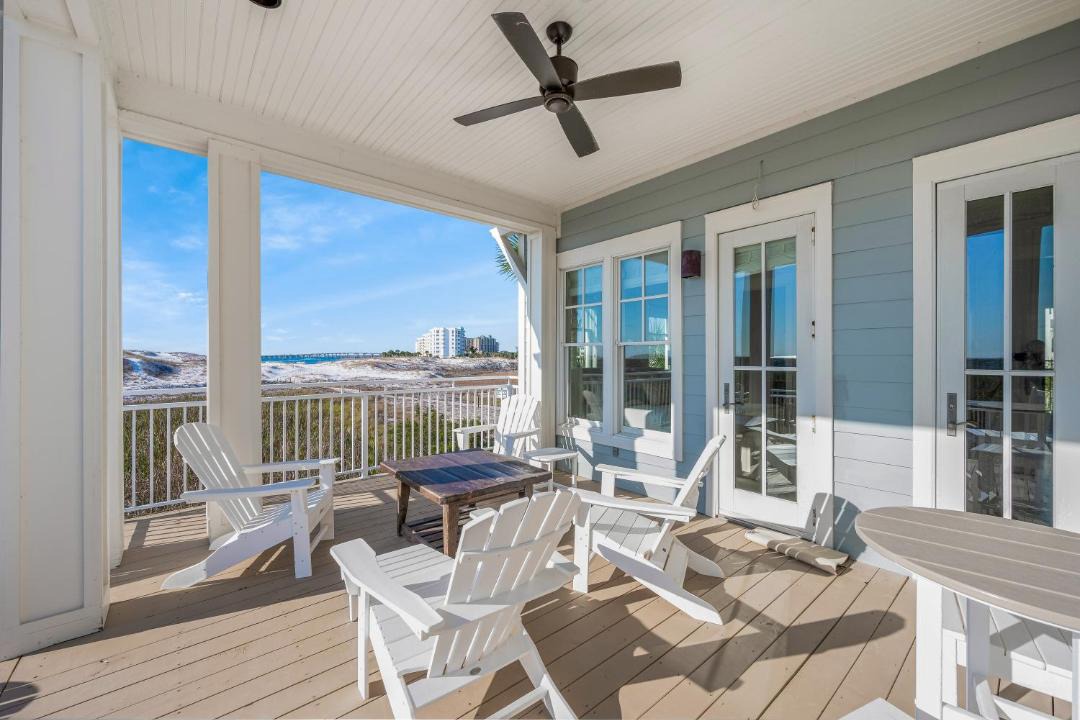 Photo of Patio Balcony in Holiday Isle