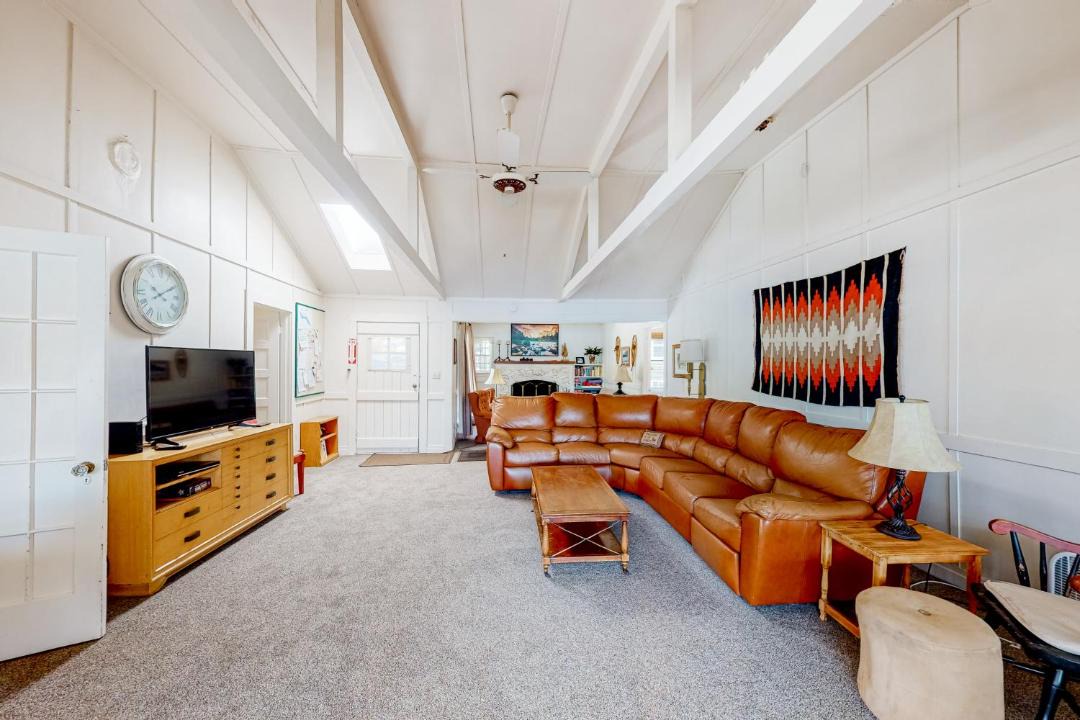 Photo of Livingroom in Bass Lake