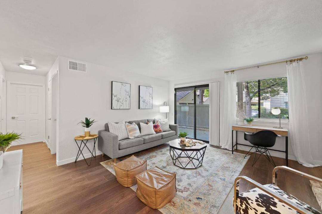 Photo of Livingroom in Arden-Arcade