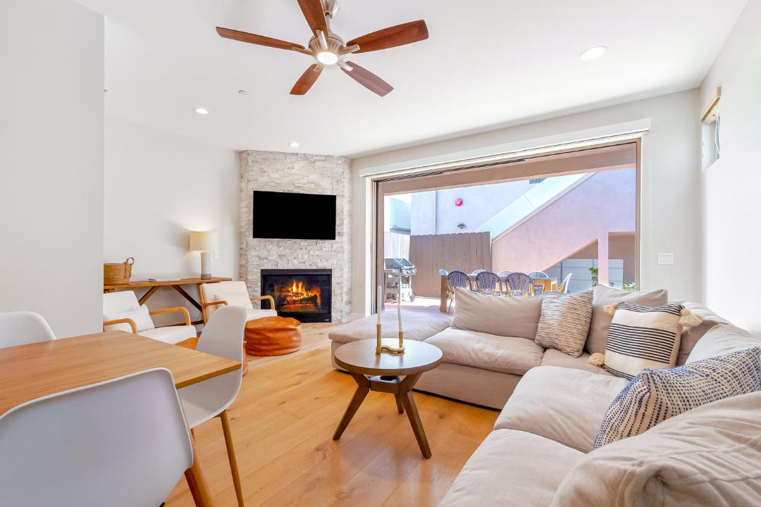 Photo of Livingroom in North Pacific Beach