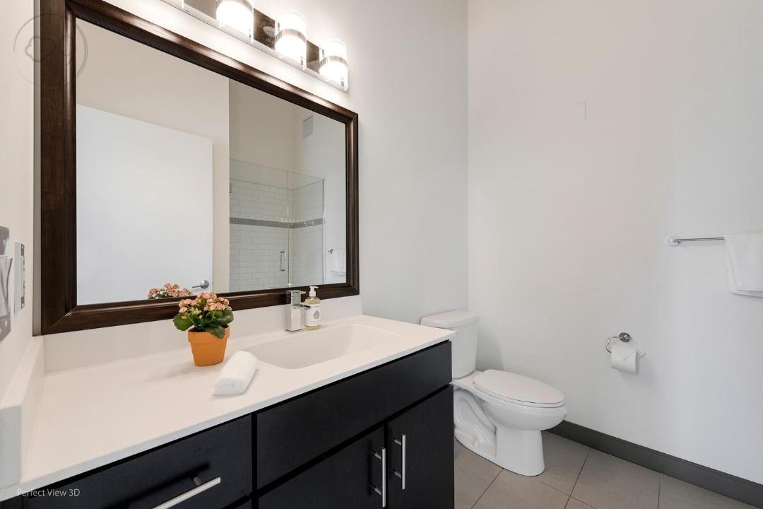 Photo of Bathroom in West Loop Gate