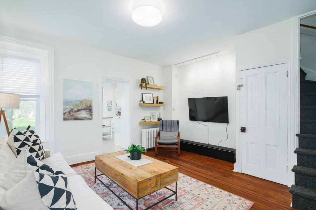 Photo of Livingroom in Roxborough-Manayunk