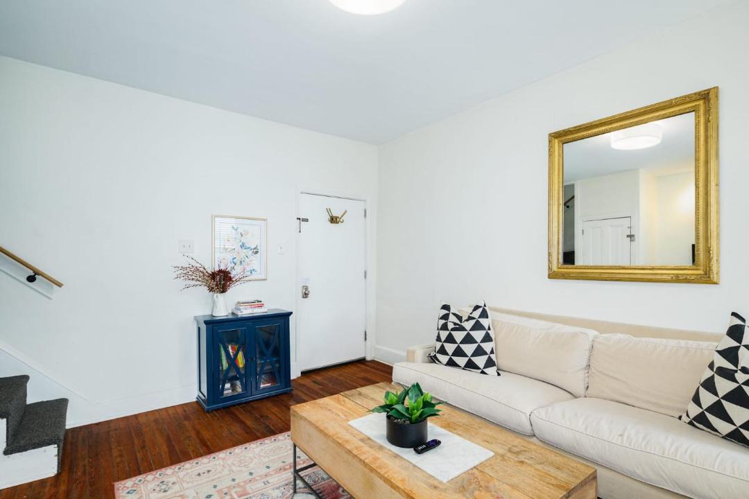 Photo of Livingroom in Roxborough-Manayunk