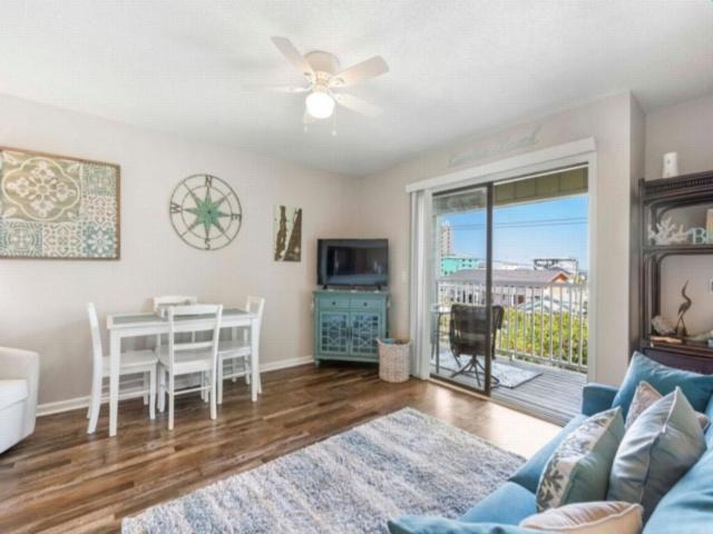 Photo of Livingroom in Carolina Beach