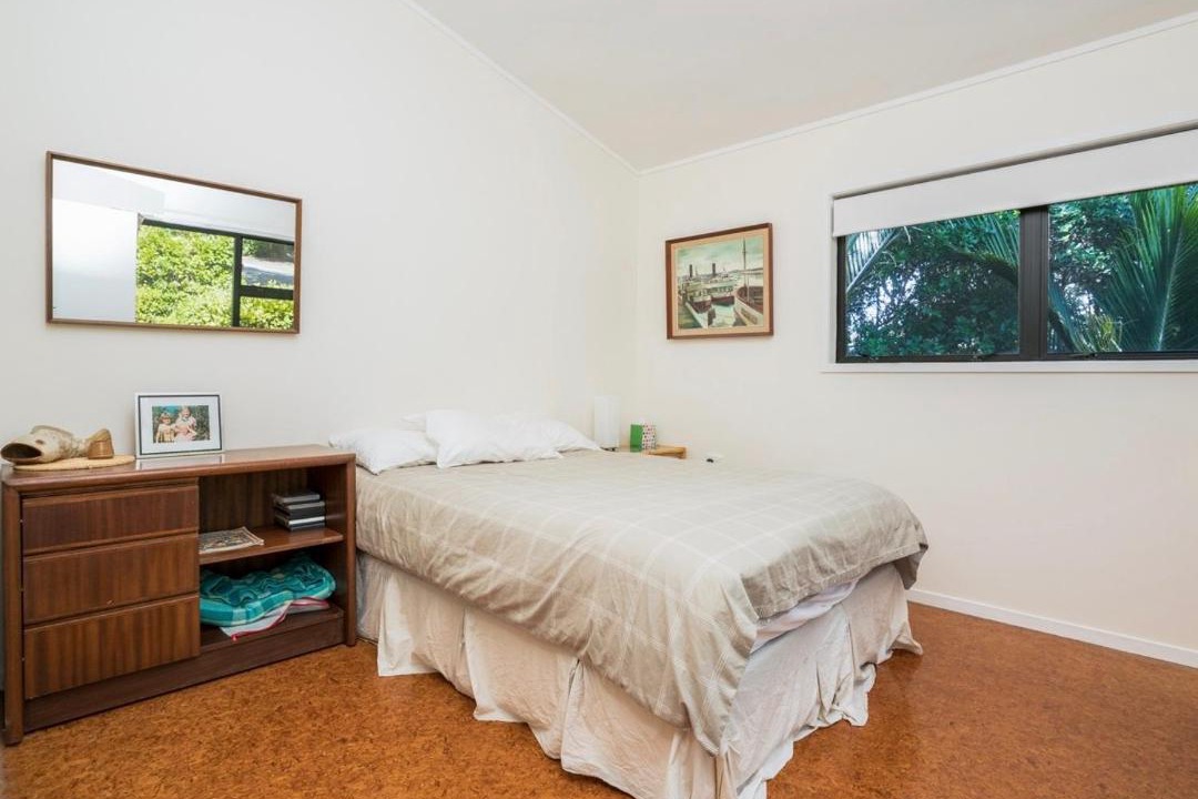 Photo of Bedroom in Langs Beach