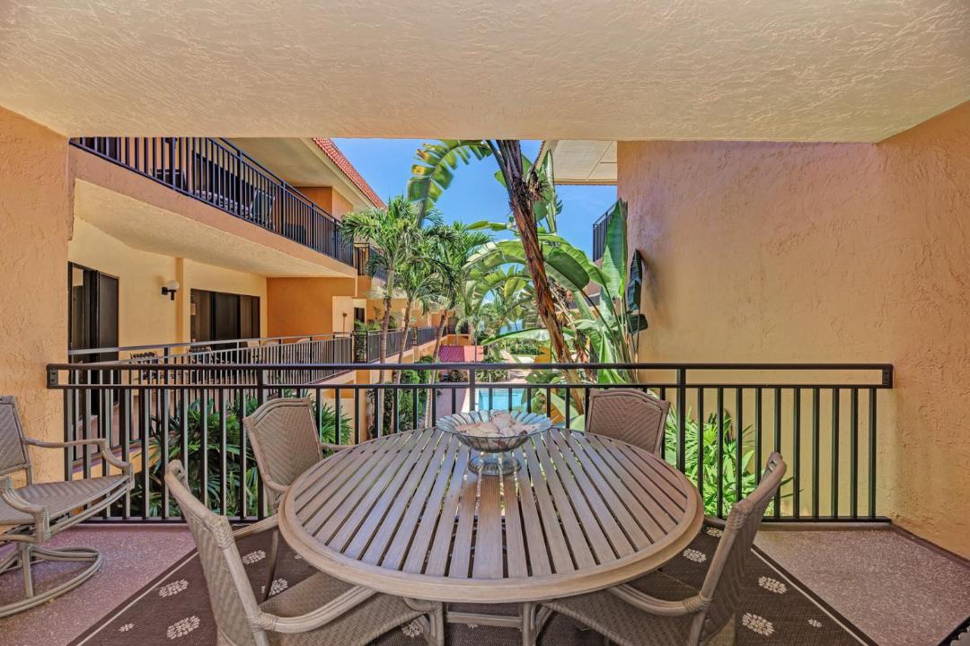 Photo of Patio Balcony in Holmes Beach