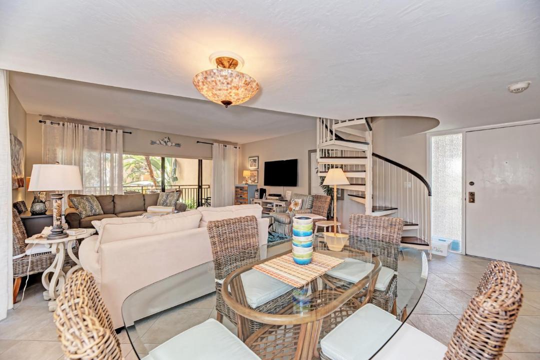 Photo of Livingroom in Holmes Beach