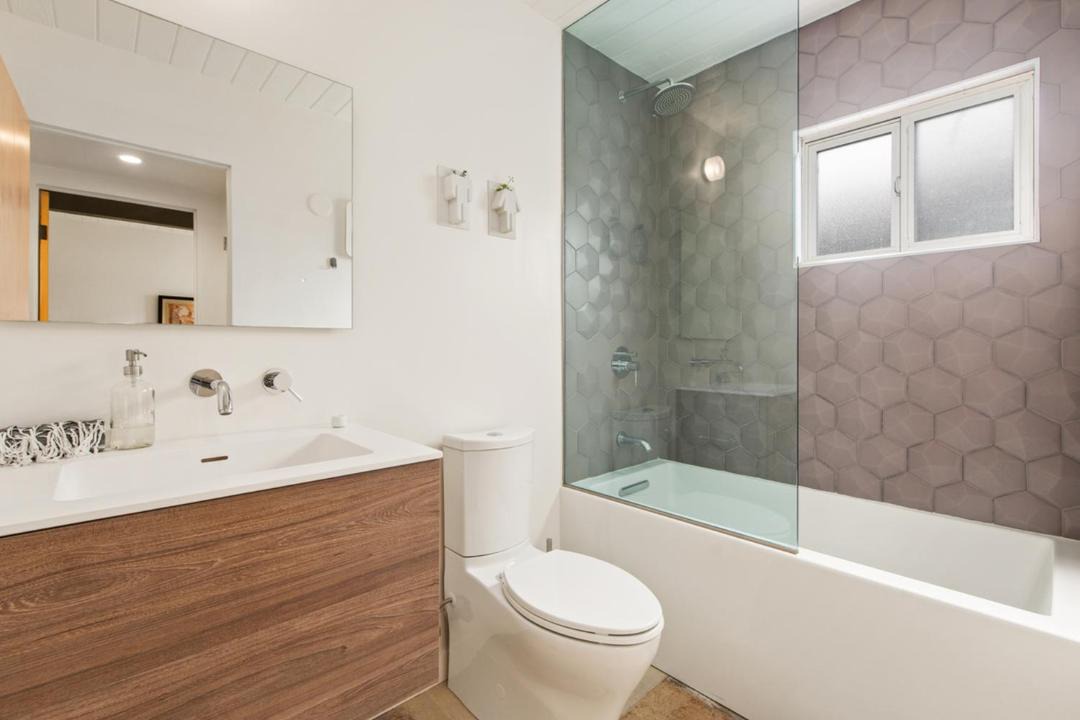 Photo of Bathroom in Newport Shores