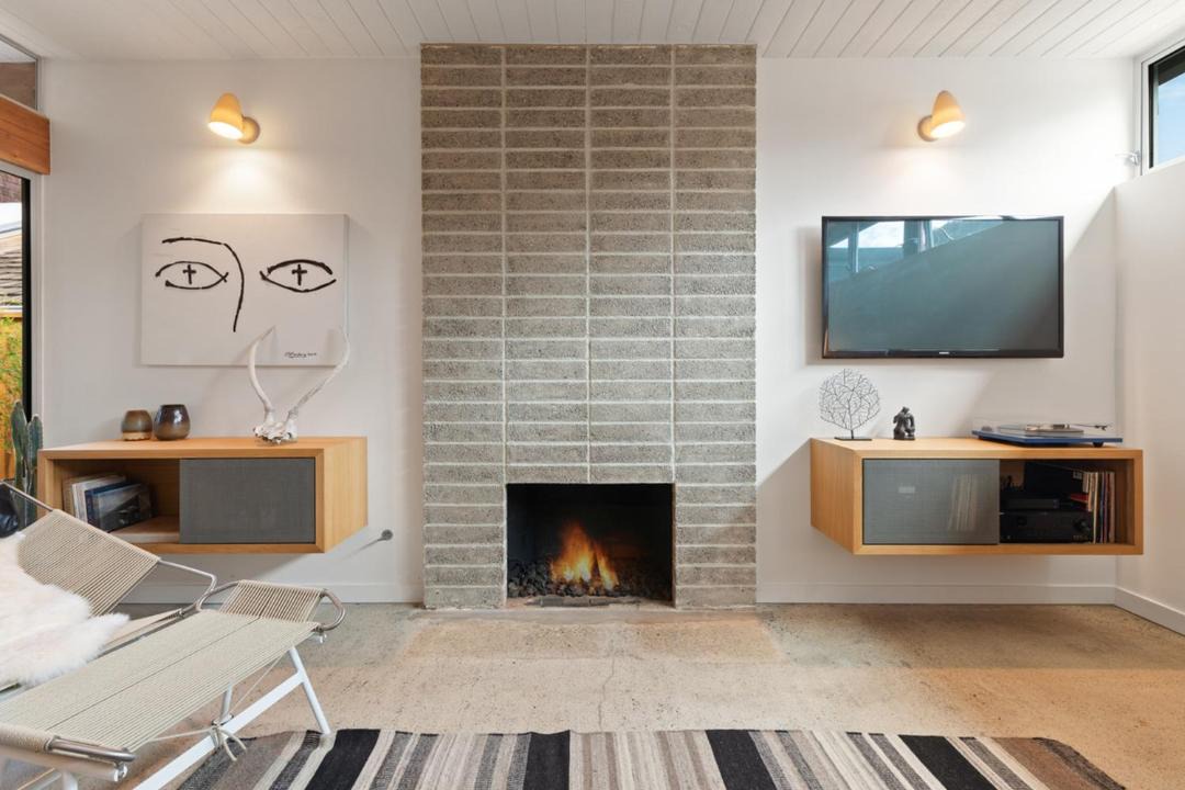 Photo of Livingroom in Newport Shores