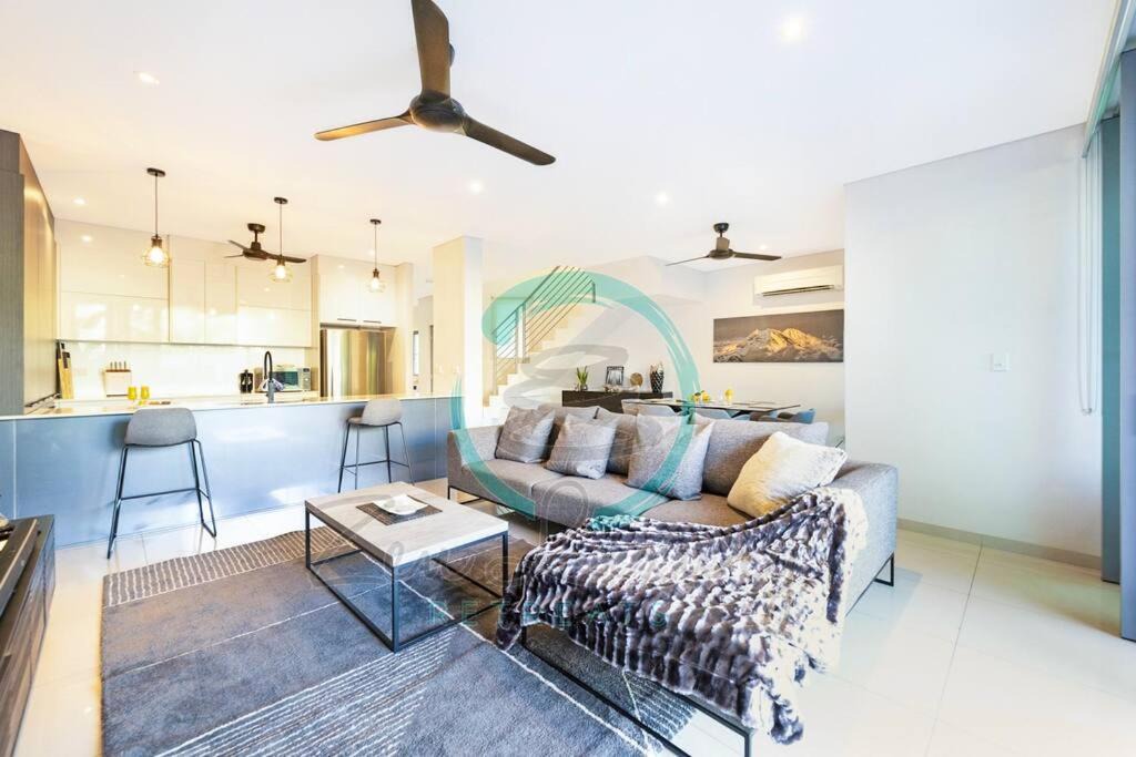 Photo of Livingroom in Fannie Bay