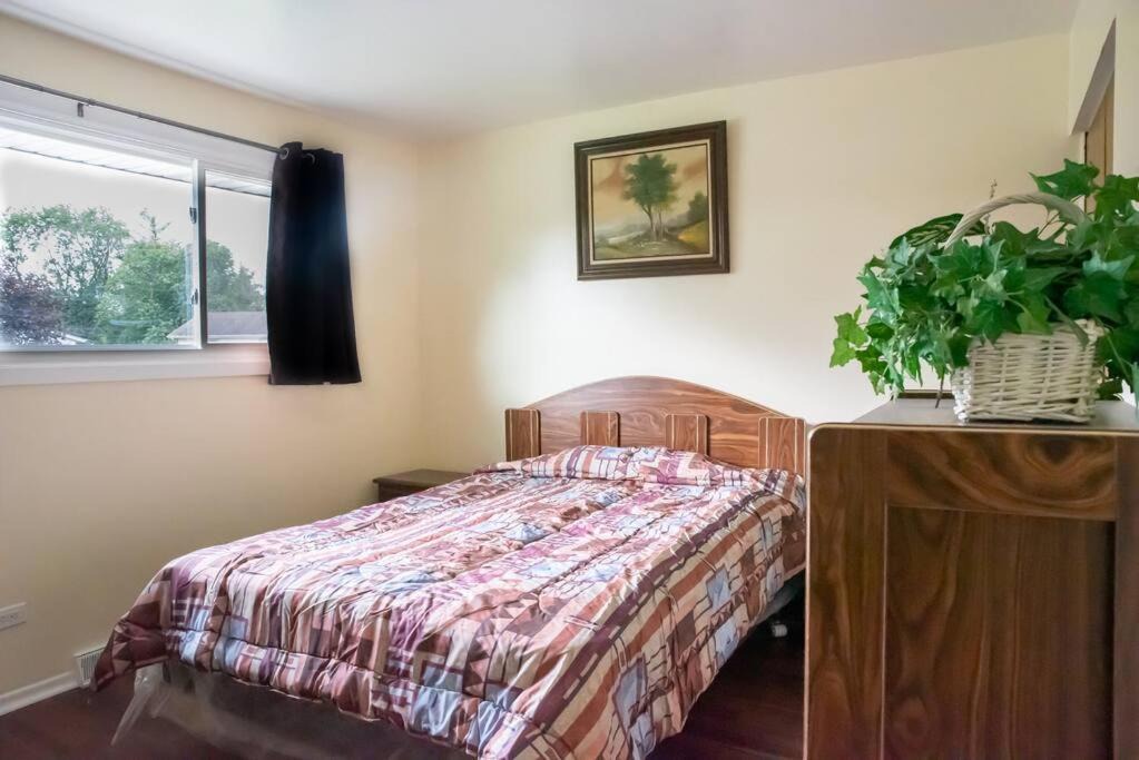 Photo of Bedroom in Hazel Crest