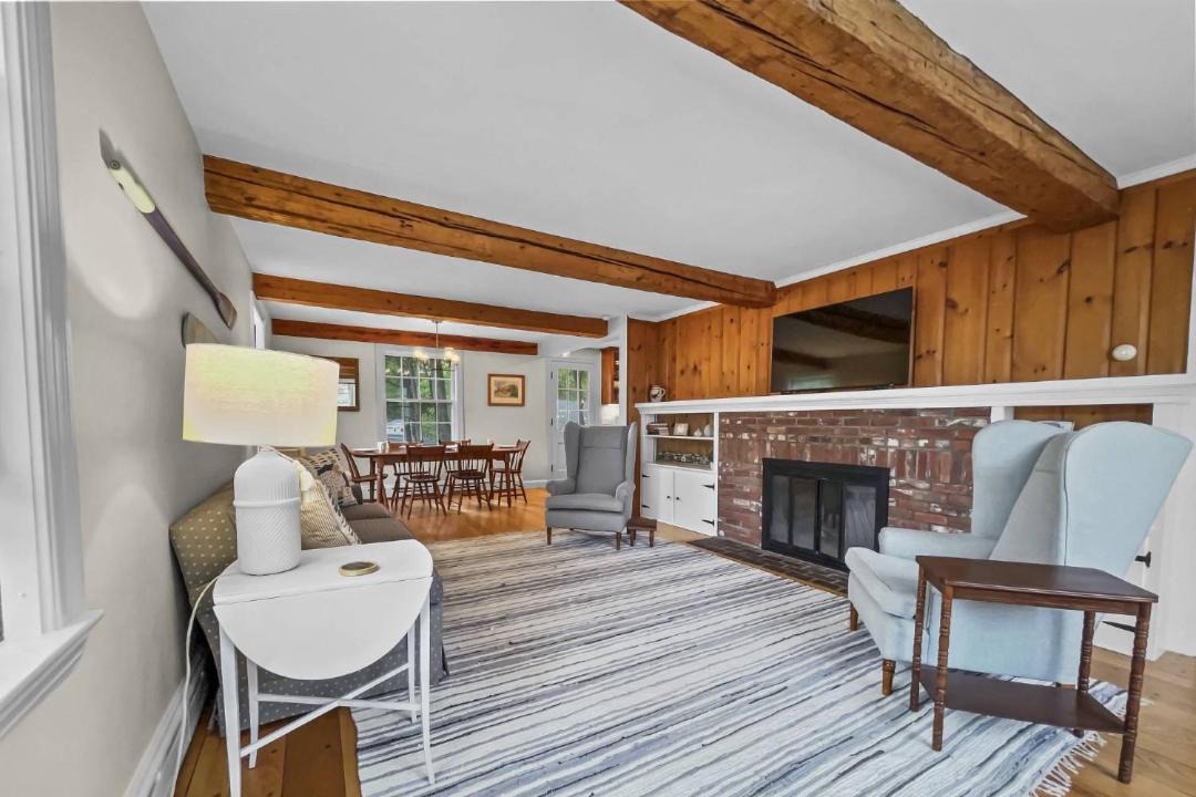 Photo of Livingroom in Marblehead