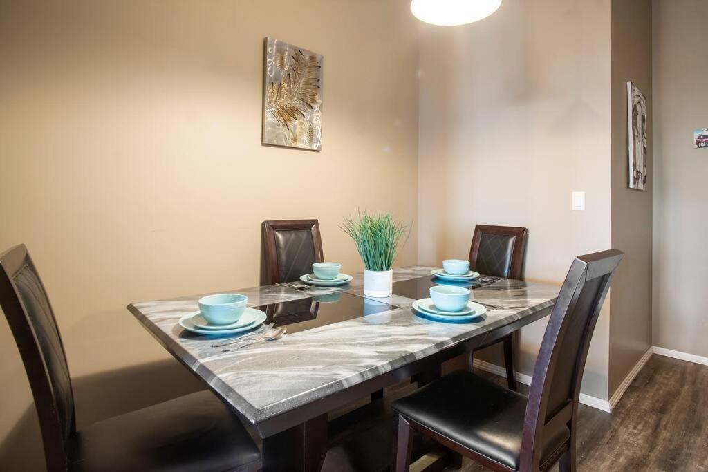 Photo of Livingroom in North Central Edmonton