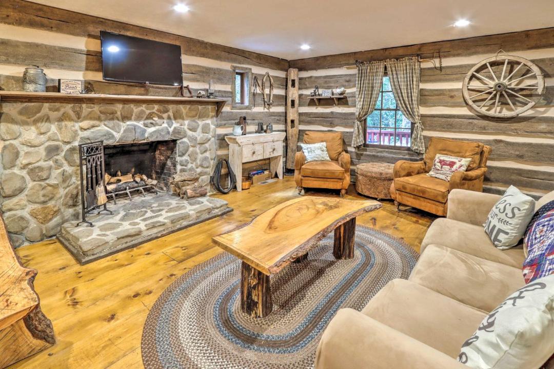 Photo of Livingroom in Sautee Nacoochee