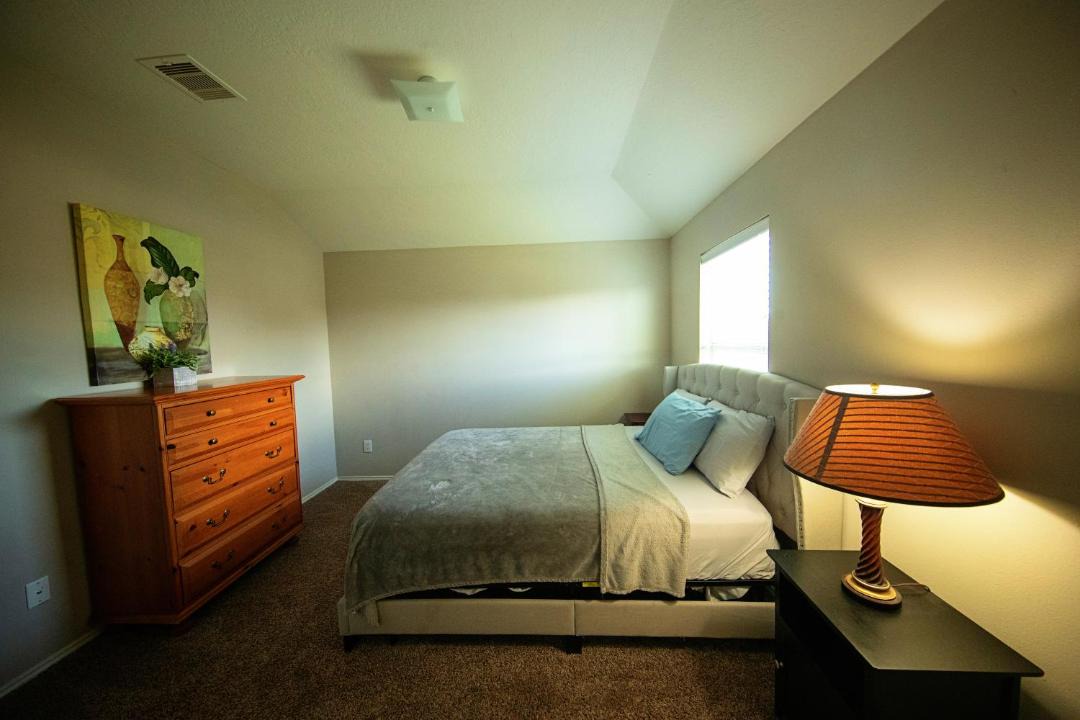 Photo of Bedroom in Pearland