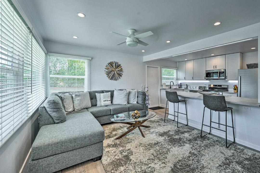 Photo of Livingroom in Roseville - Fleet Ridge
