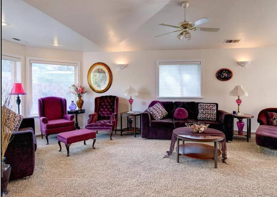 Photo of Livingroom in Cedar City