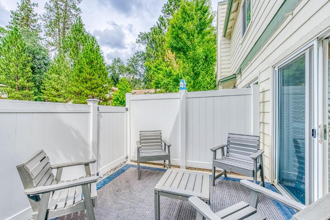 Photo of Patio Balcony in Bass Lake