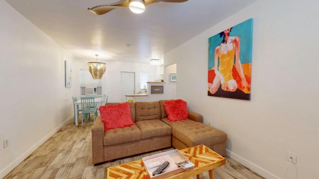 Photo of Livingroom in Treasure Island