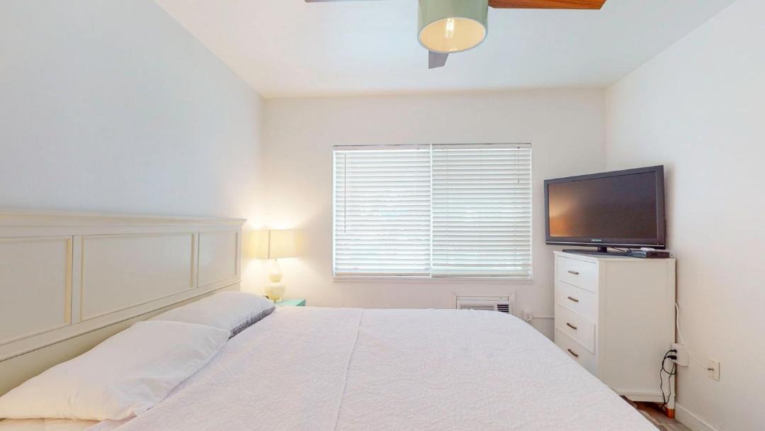 Photo of Bedroom in Treasure Island