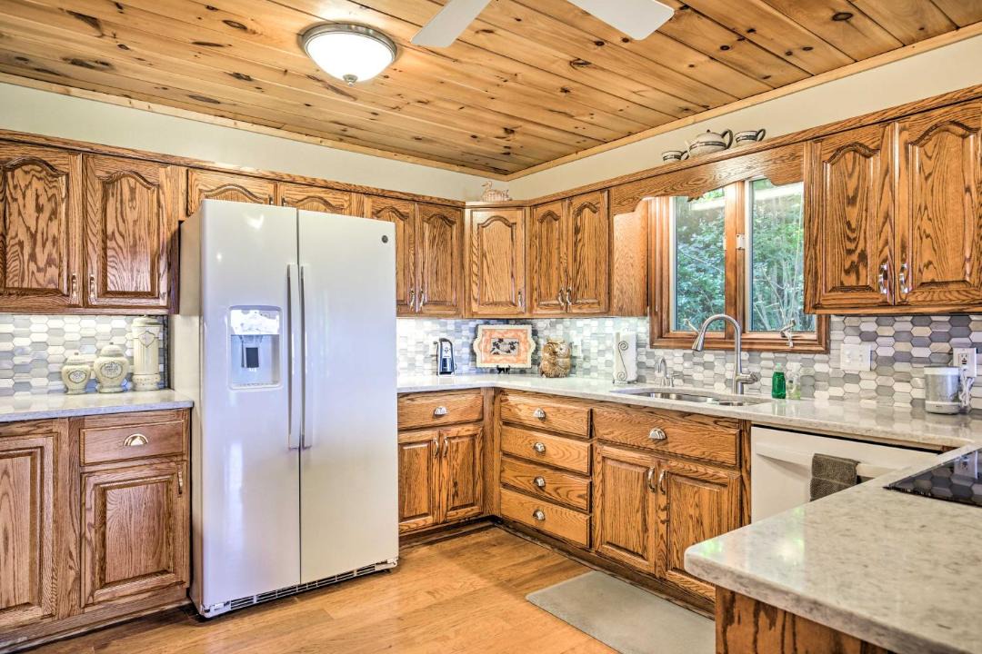Photo of Kitchen in Hiawassee
