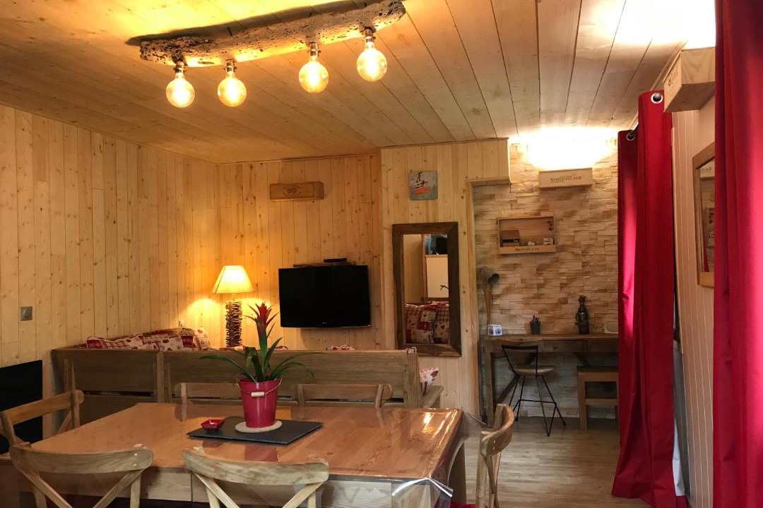 Photo of Livingroom in Montmin