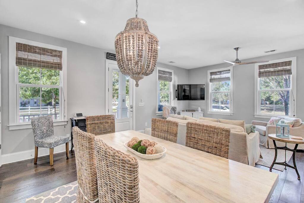 Photo of Livingroom in Mount Pleasant