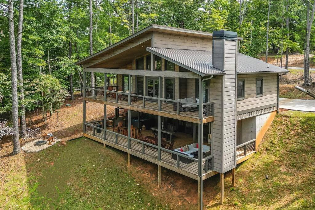 Photo of Buildings in Ellijay