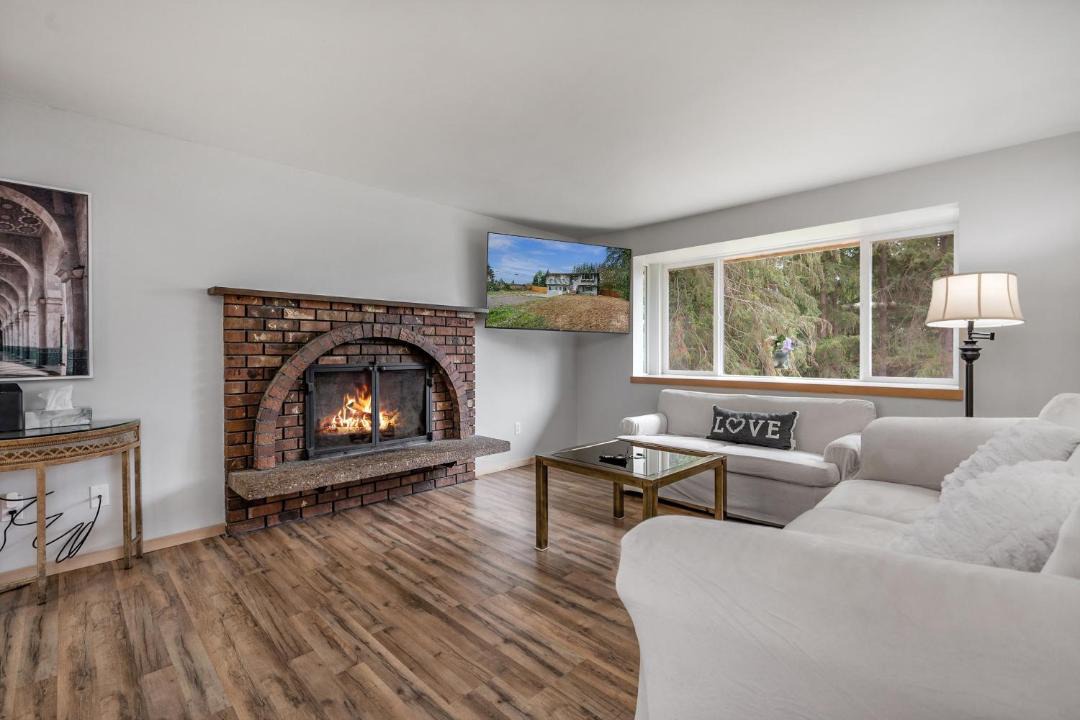 Photo of Livingroom in Silver Lake