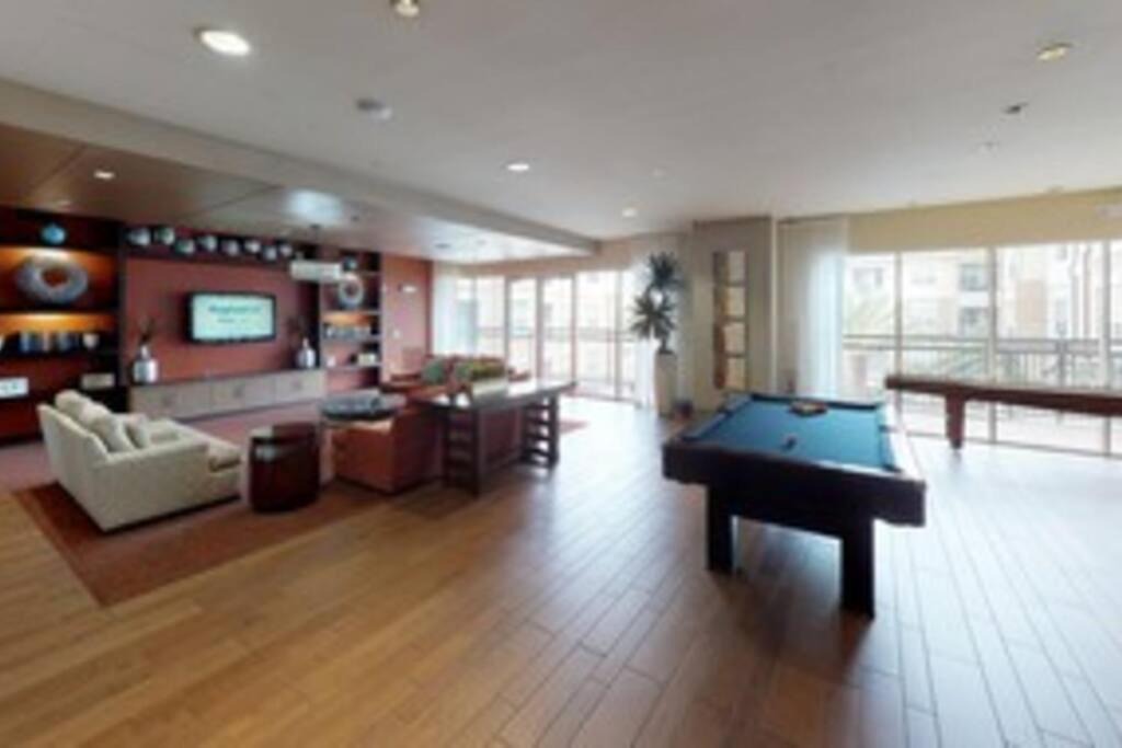 Photo of Livingroom in Astrodome