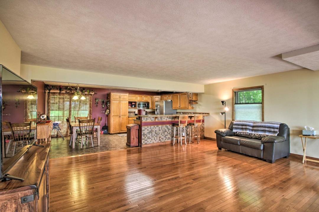 Photo of Livingroom in Frazee