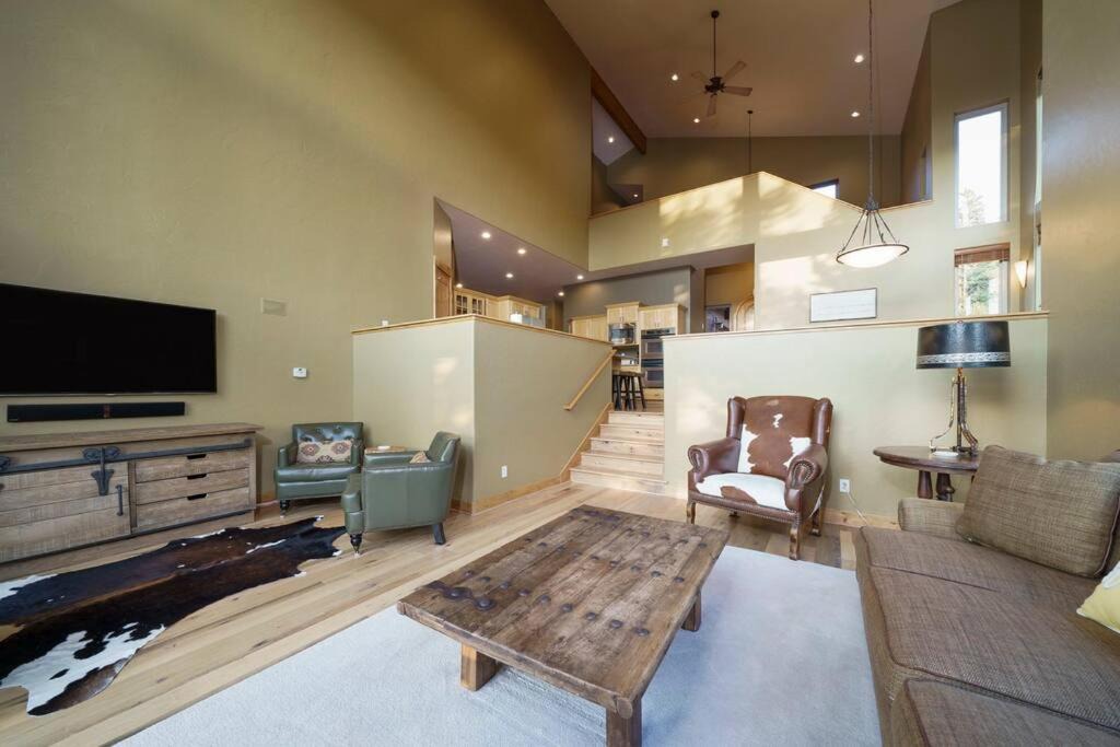 Photo of Livingroom in Woodmoor