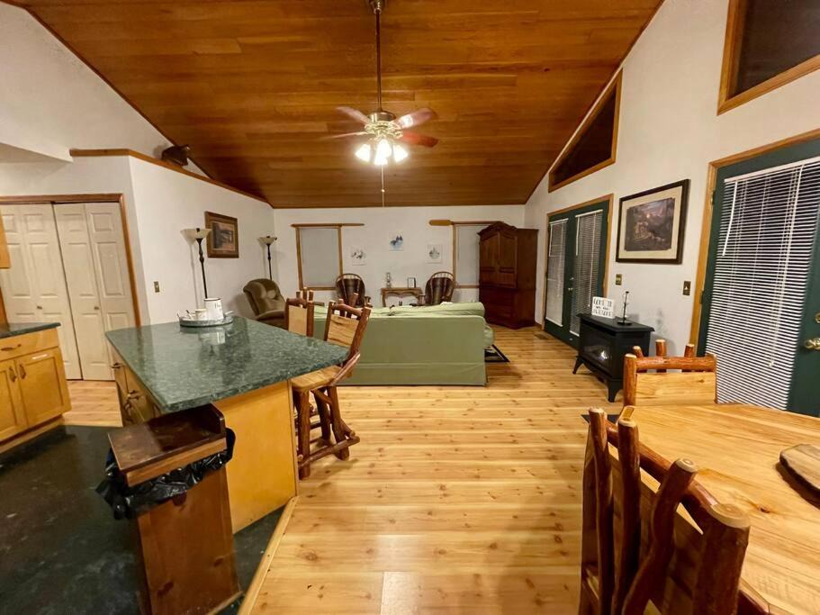 Photo of Livingroom in Robbinsville