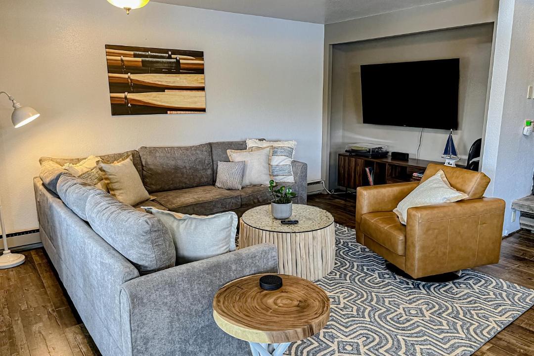 Photo of Livingroom in Shelton