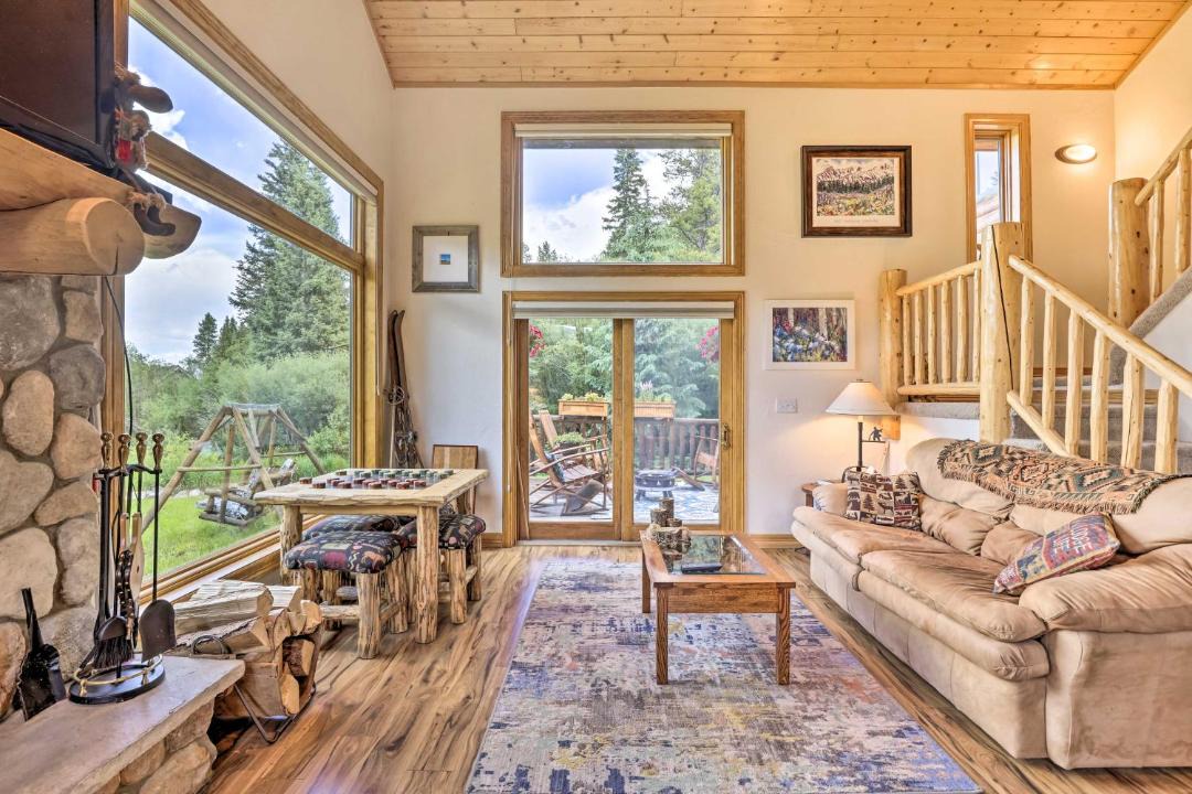 Photo of Livingroom in Blue River