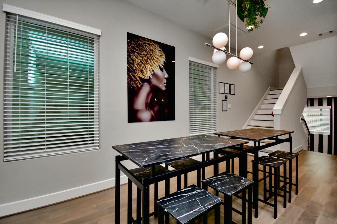 Photo of Livingroom in Northside