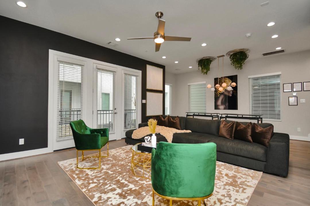Photo of Livingroom in Northside