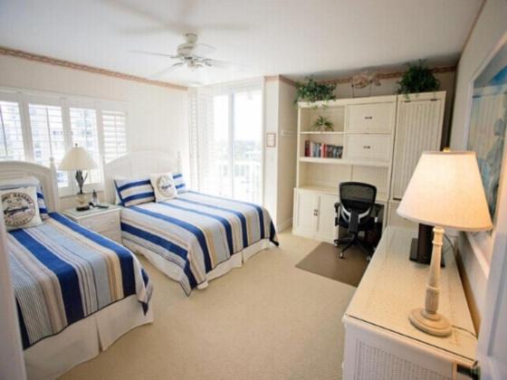 Photo of Bedroom in Park Shore