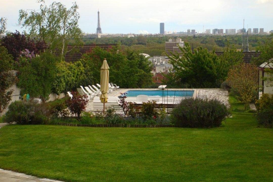 Photo of Outdoor in Suresnes
