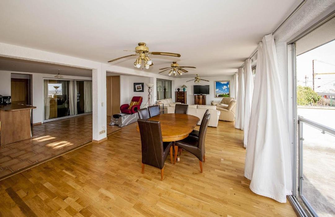 Photo of Livingroom in Suresnes