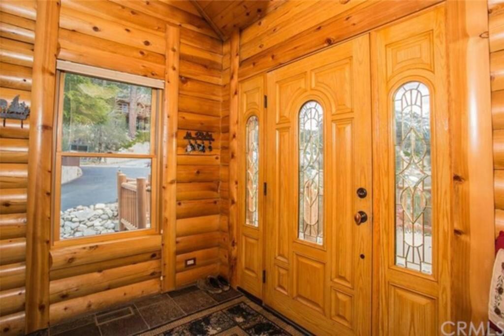 Photo of Livingroom in Whispering Forest