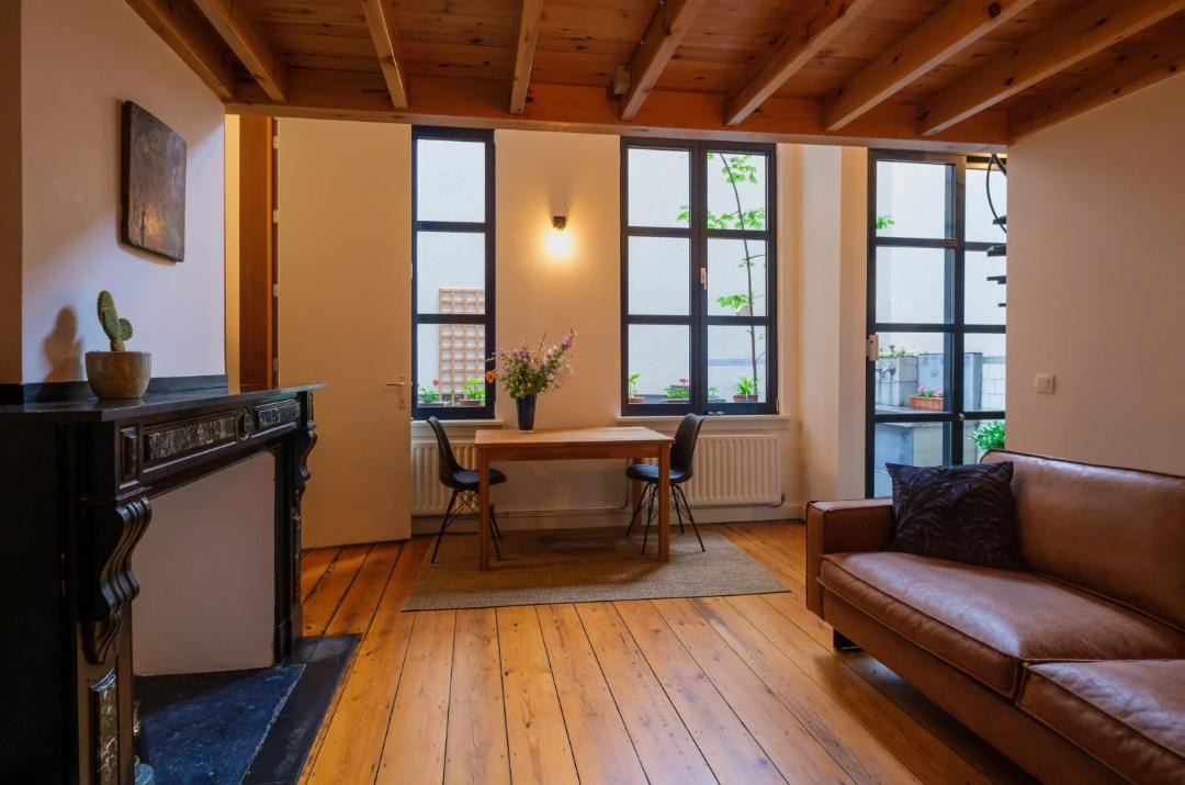 Photo of Livingroom in University District