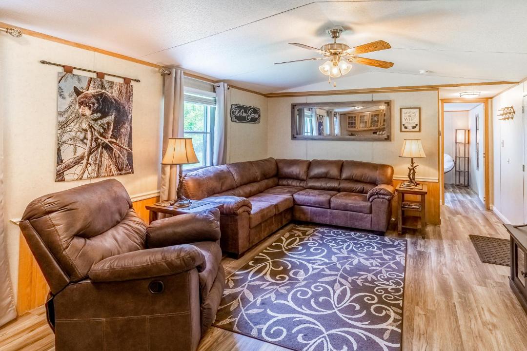 Photo of Livingroom in Cullowhee