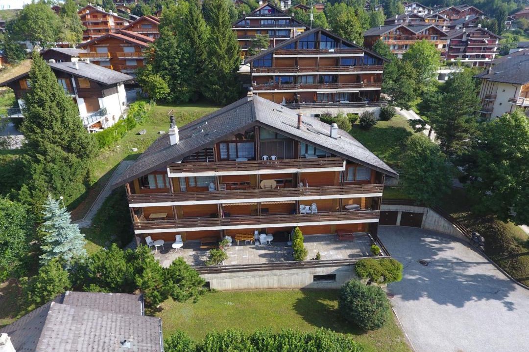 Photo of Buildings in Ovronnaz