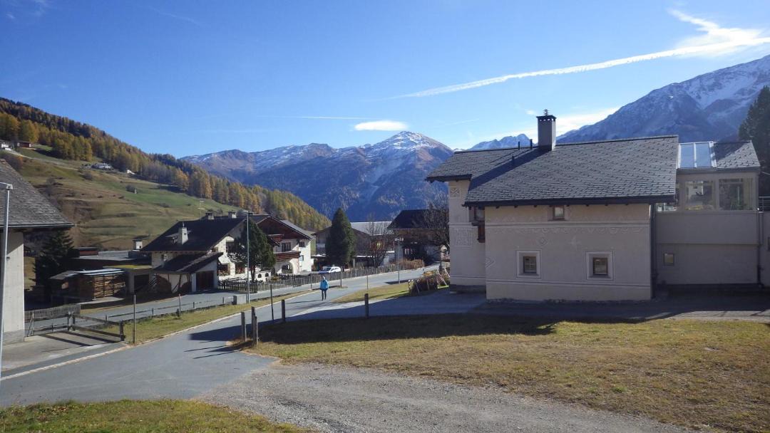 Photo of Buildings in Fuldera