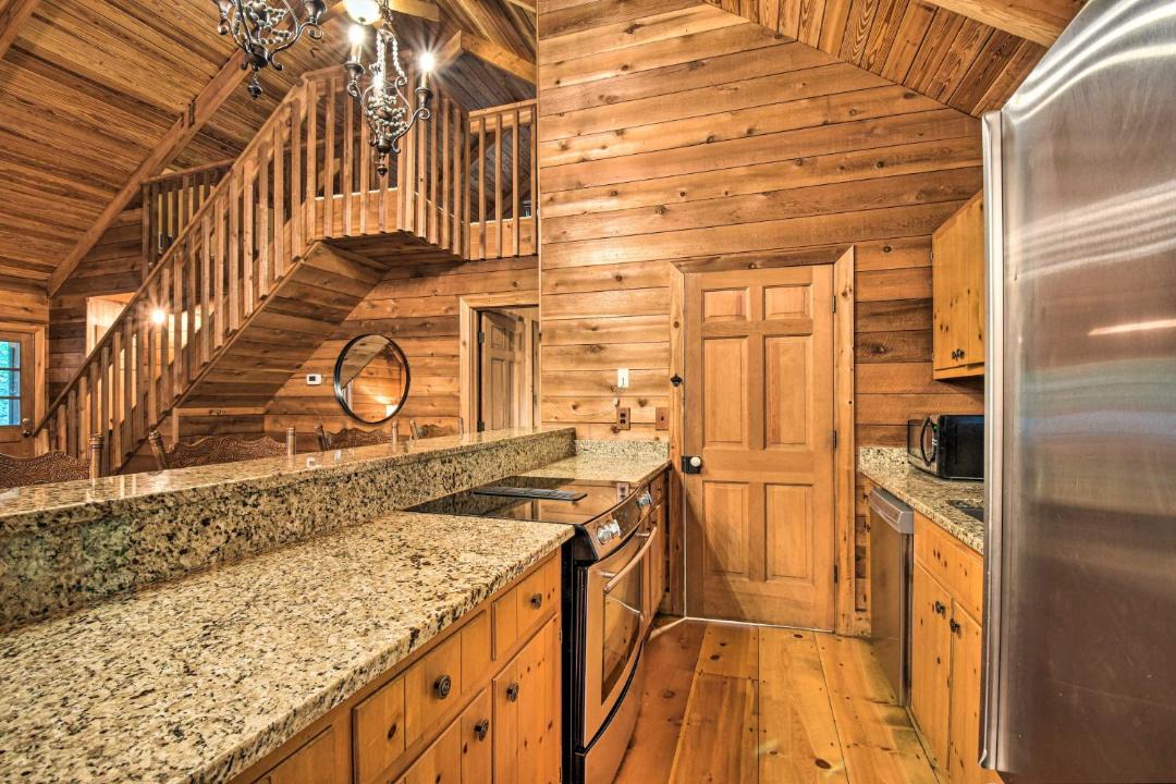 Photo of Kitchen in Big Canoe