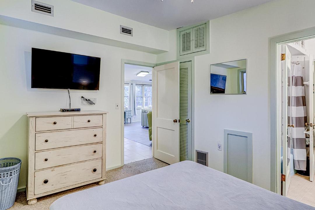 Photo of Bedroom in Folly Field