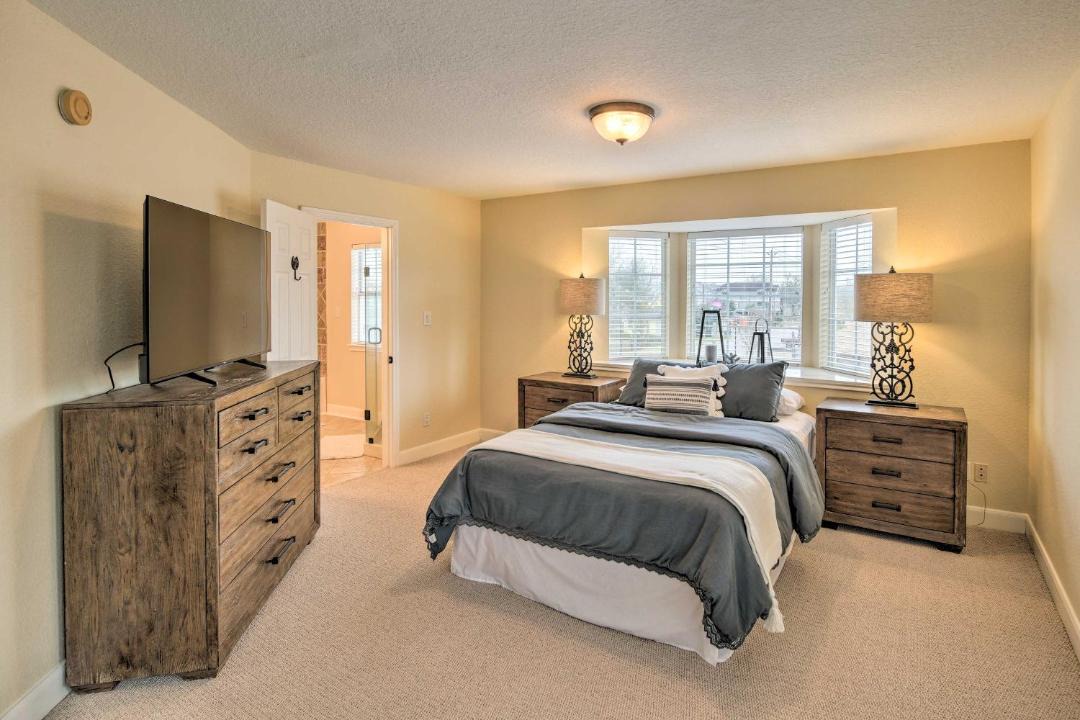 Photo of Bedroom in Clear Lake Shores
