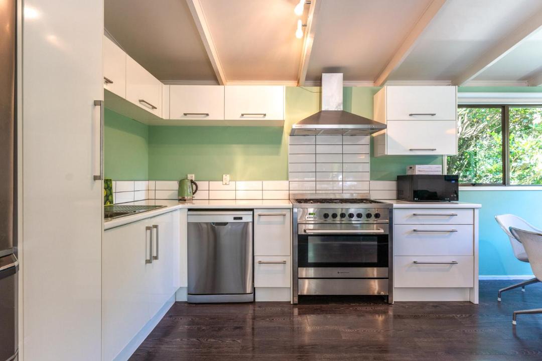 Photo of Kitchen in Onetangi