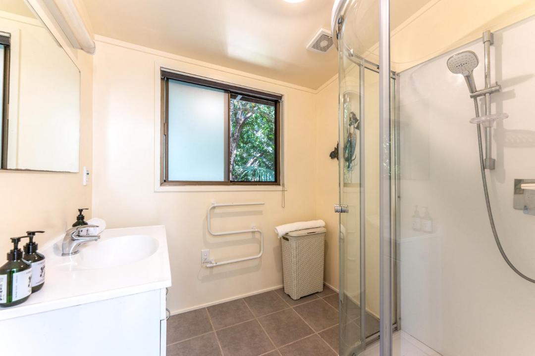 Photo of Bathroom in Onetangi